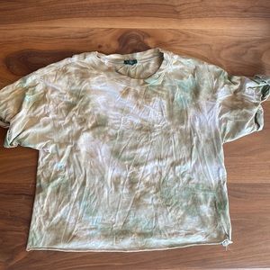 woman’s small wild fable green and white tie die cropped tee
